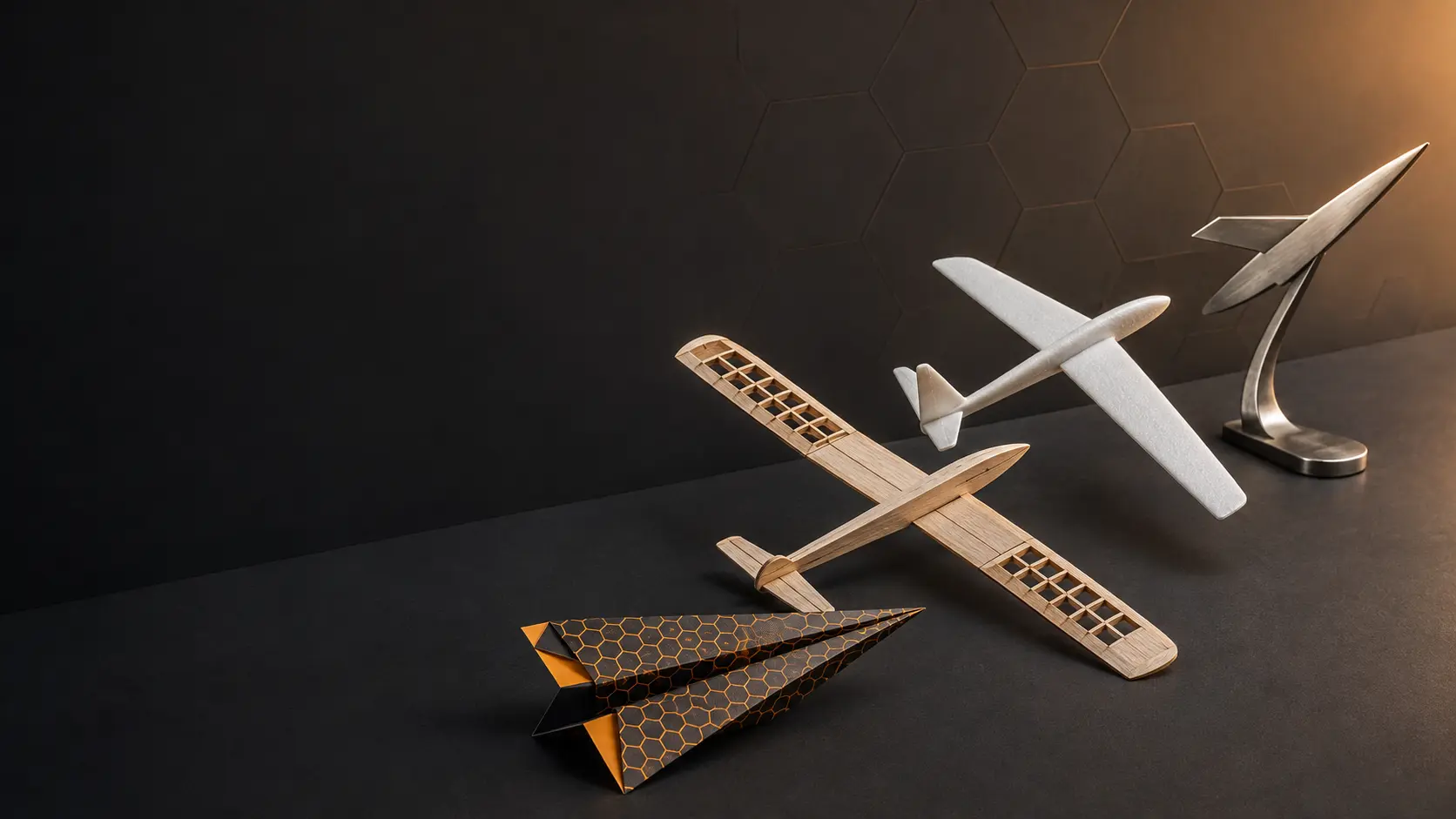 Kâğıt, balsa, köpük ve metal BeeFuzz uçak koleksiyonu